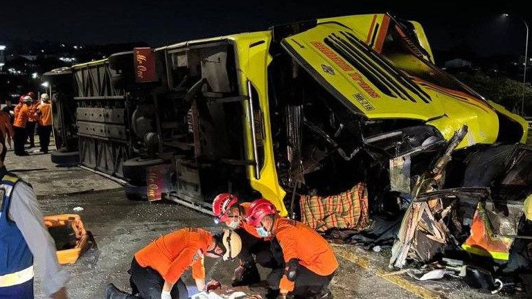Bus Cahaya Trans Kecelakaan di Tol Semarang, 16 Tewas, 17 Luka