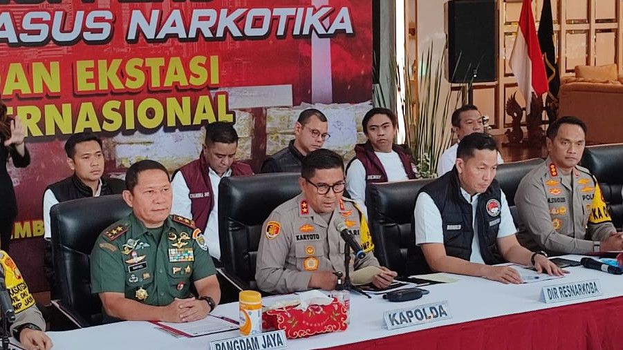 Polisi Tangkap 4 Pengedar Narkoba Jaringan Malaysia Modus Jual Beli Mobil, 207 Kg Sabu Disita