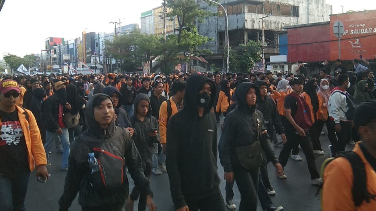 Demonstran di Makassar Minta Jokowi Turun, Akui Tak Takut dengan 'Raja Jawa'