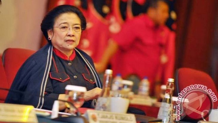 Bambang Pacul Dipanggil Megawati, Denny Siregar: Emaknya Pasti Marah, Anak Kesayangan Disamain Teh Botol Sosro