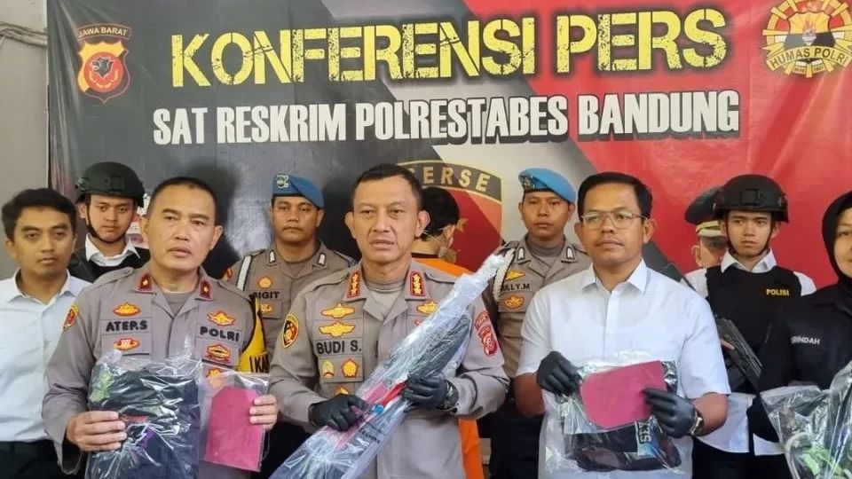 Sempat Buron, Begal Sadis yang Bacok Kepala Penumpang Ojol di Bandung Berhasil Diringkus