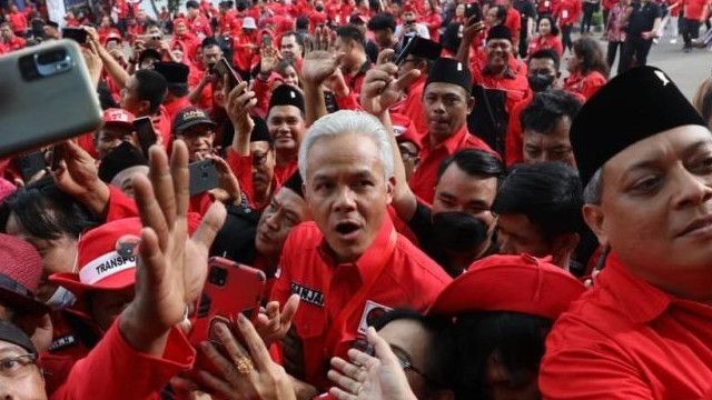 Teriakan ‘Presiden’ Menggema Saat Ganjar Pranowo Sambangi Banten