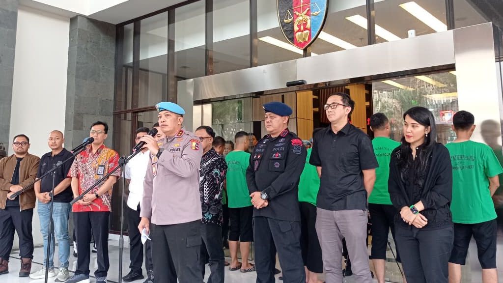 Rantis Brimob yang Lindas Ojol Sampai Tewas Disopiri Bripka Rohmat, Sebelahnya Kompol Kosmas K Gae