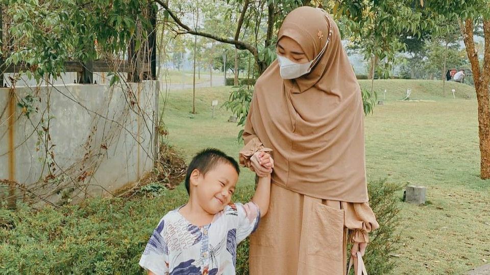 Larissa Chou Kaget Anaknya Minta Ayah Baru, Netizen: Alvin Menangis Mendengar Ini