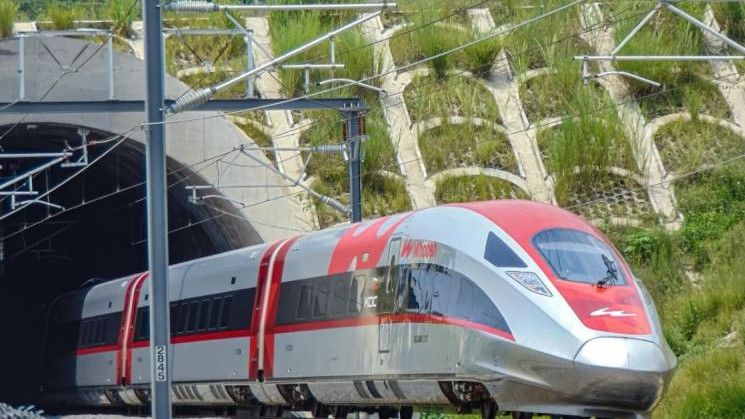 Soal Utang Whoosh, Prabowo Minta Para Menteri Buka Opsi Perpanjang Masa Pinjaman