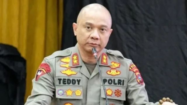 Polda Metro Jaya: Teddy Minahasa Sebagai Pengendali Penjualan Sabu 5 Kg Hasil Sitaan