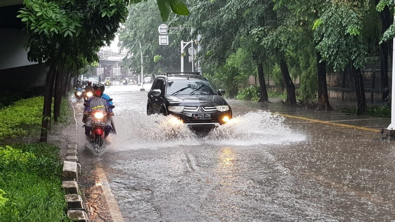 Warga Jakarta Diminta Bersiap Hadapi Potensi Banjir Besar Besok