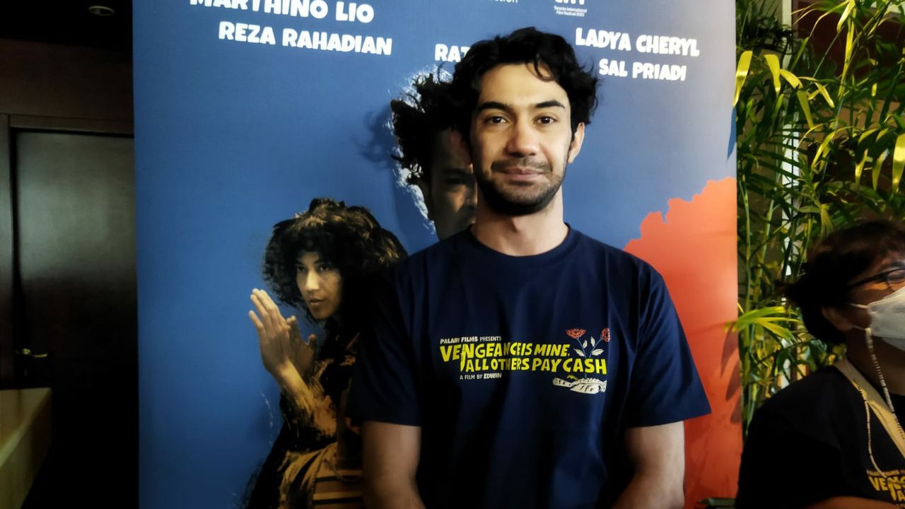 Beruntung Terbiasa Main Teater, Reza Rahadian Cerita Pengalaman Berbahasa Baku di Film Seperti Dendam, Rindu Harus Dibayar Tuntas