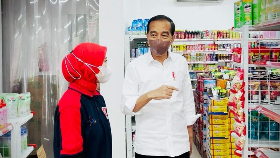 Momen Jokowi Tak Jumpai Minyak Goreng di Minimarket, Mbak-mbak Alfmidi Menjawab: Enggak Mesti Pak