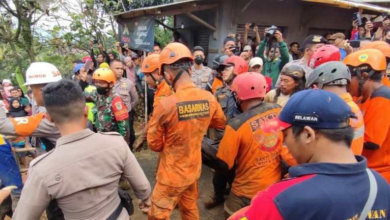 Semua Korban Longsor Cijeruk Bogor Ditemukan, Tim SAR Hentikan Evakuasi