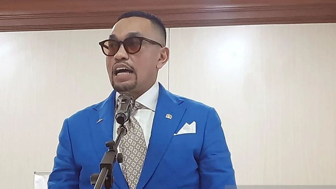 NasDem Berhentikan Ahmad Sahroni dan Nafa Urbach Sebagai Anggota DPR