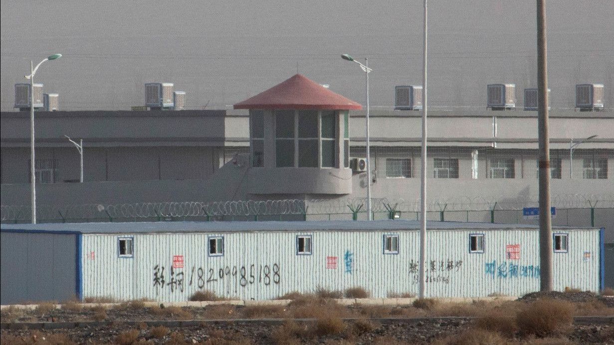China Bangun 380 Lebih Kamp Penahanan Etnis Uighur Di Xinjiang