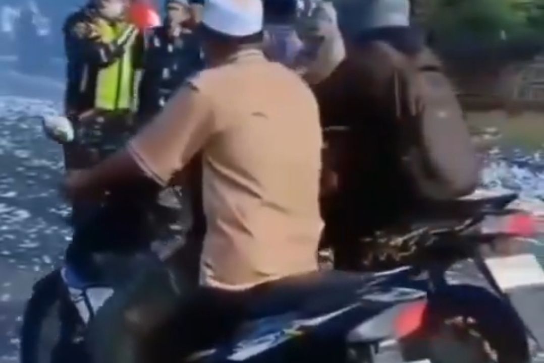 Anggota Banser Nyaris Dihajar Usai Tendang Petasan, Adakah Sanksi Bermain Petasan di Jalan?