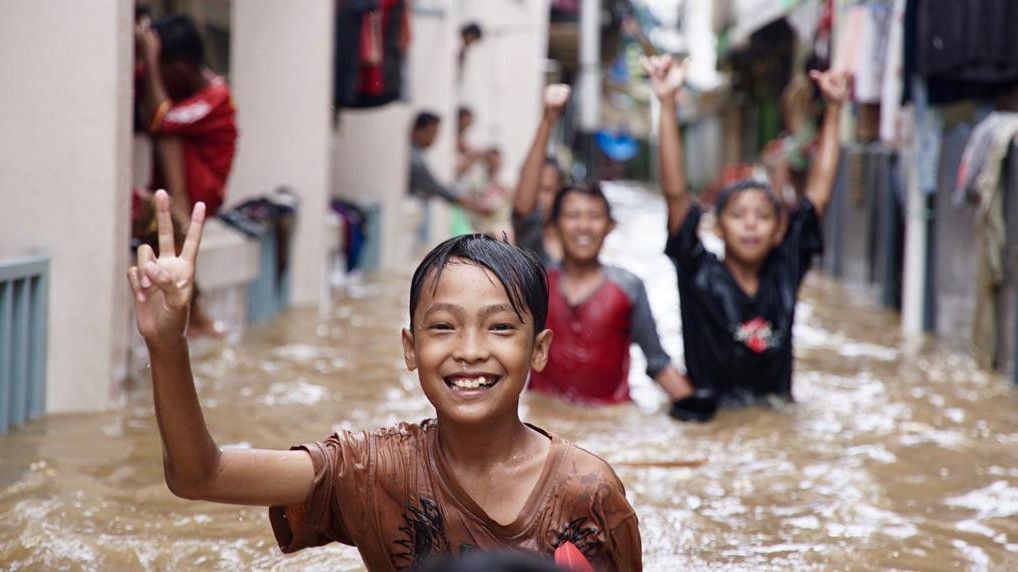 Cerdasnya Sekda DKI saat Bantu Anies Jelaskan soal Banjir Jakarta yang Sulit Surut