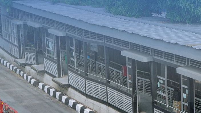 Alasan TransJakarta Bongkar Halte BNN Temporer