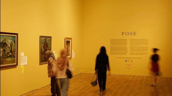 Menikmati Lukisan Karya S. Sudjojono dalam Teduhnya Warna Ruang Keemasan di Museum MACAN