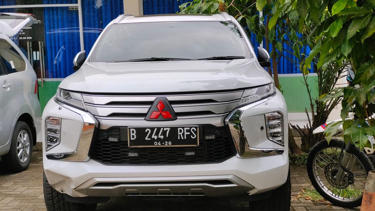 Penampakan Mobil Pajero Milik Pensiunan Polri yang Tabrak Mahasiswa: Berganti Warna dan Pakai Pelat RF Serta Strobo