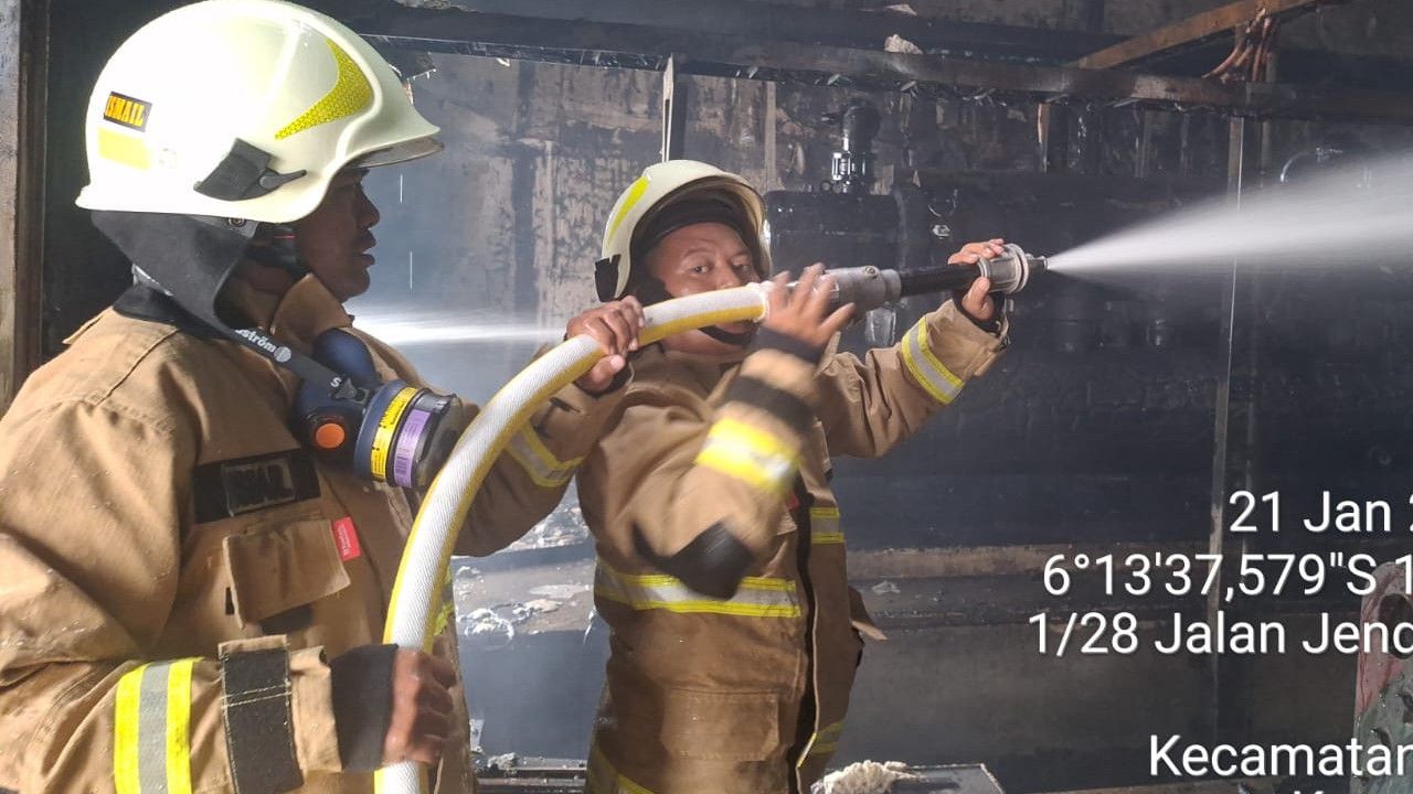 Damkar Ungkap Kronologi Kebakaran Gedung Panin Bank di Jakpus, Kerugian Capai Rp1 Miliar