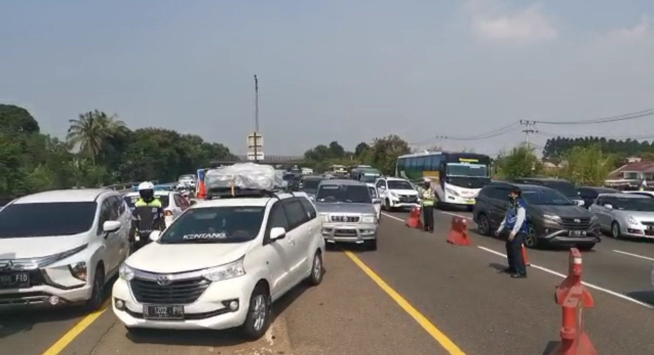 Jasa Marga Berlakukan Contraflow Tol Jakarta-Cikampek Arah Jakarta