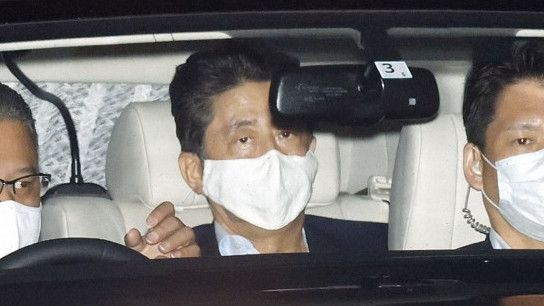 Rumor PM Jepang Shinzo Abe Sakit Parah Memicu Spekulasi Suksesi