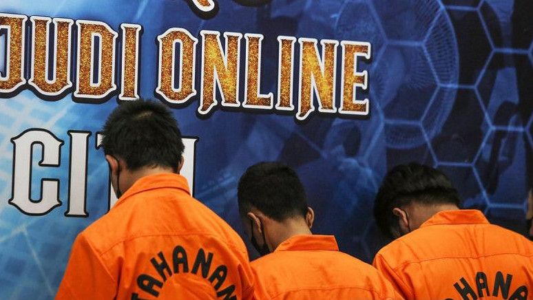 Bareskrim Polri Limpahkan 4 Tersangka Kasus Judi Online ke Kejagung