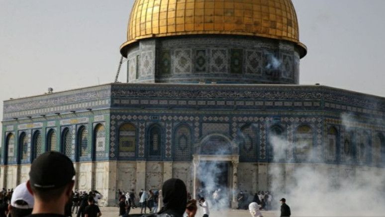 Kejam! Israel Larang Warga Palestina Masuki Masjid Al-Aqsa untuk Salat Jumat Pertama di Bulan Ramadan