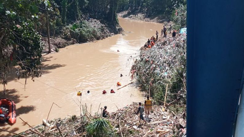 Banjir Serang Mulai Surut, 1 Warga Hanyut Belum Ditemukan