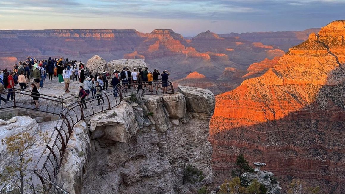 Bus Pariwisata Terguling di Grand Canyon, Satu Orang Tewas