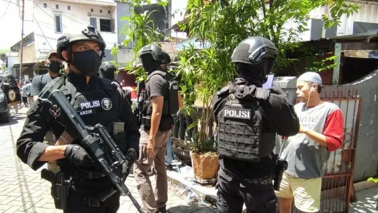 Densus 88 Tangkap Dua Orang di Lombok Timur