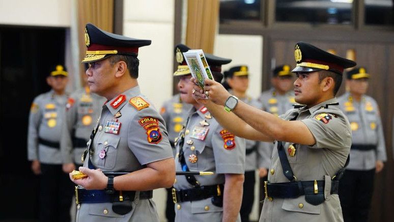 Kapolri Pimpin Sertijab, Irjen Pol Gatot Tri Suryanta Resmi Jabat Kapolda Sumatera Barat