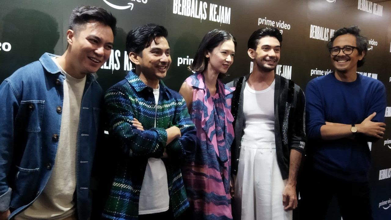 Dibintangi Reza Rahadian dan Laura Basuki, Film Berbalas Kejam Jadi Debut Baim Wong sebagai Produser