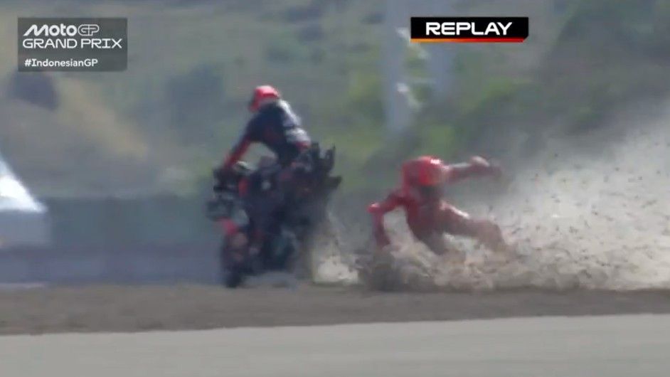 Alami Cedera Bahu Usai Senggolan dengan Marco Bezzecchi, Marc Marquez: Jangan Benci Dia
