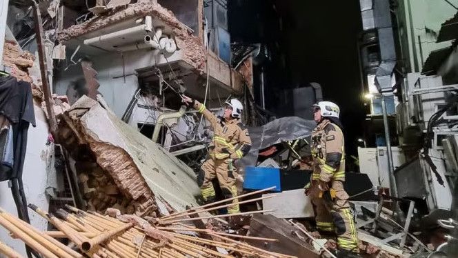 Detik-Detik Dua Gedung Bertingkat Ambruk di Singapura, Enam Orang Terluka