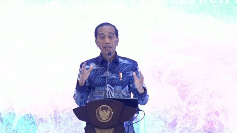 Kasus Covid-19 Kembali Naik Jelang Nataru, Jokowi Belum Sarankan Masyarakat Perketat Penggunaan Masker