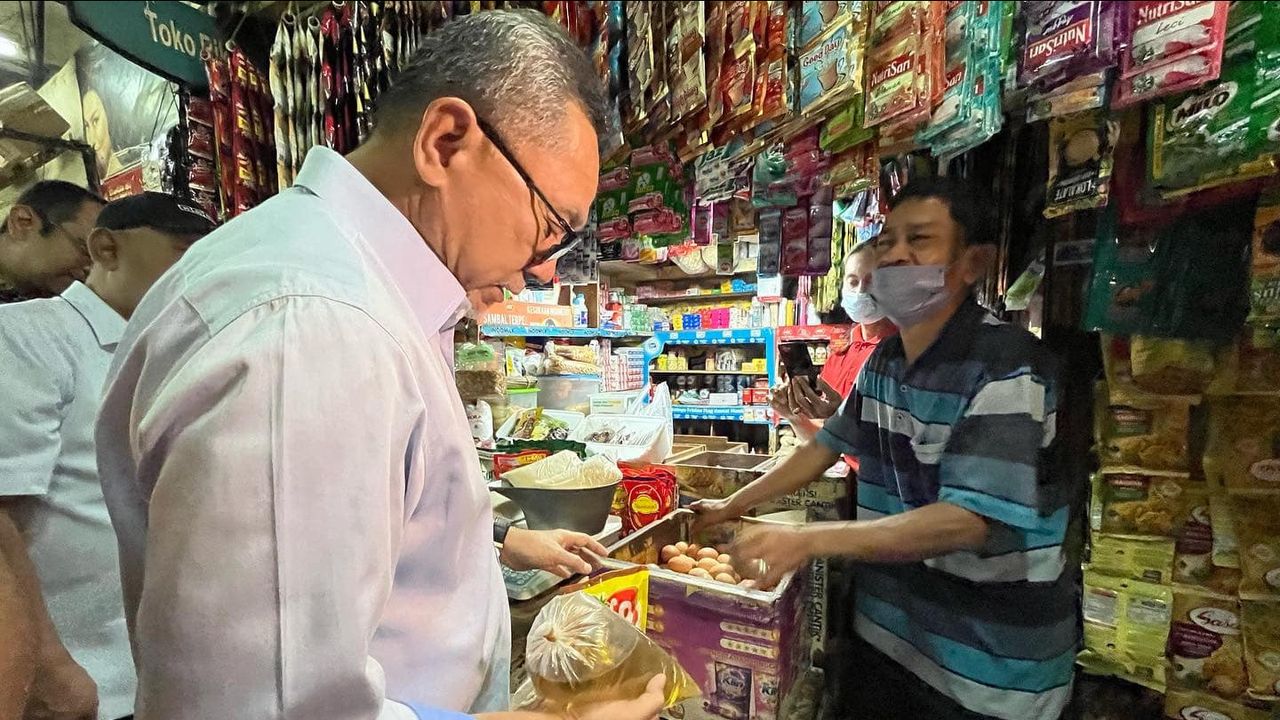 Mendag Zulhas Ditegur Usai Buat Pedagang Pasar Menangis: Berangkatin Umrah, MLM Sudah Biasa