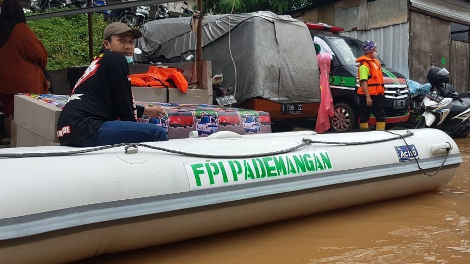 Aparat Bubarkan dan Sita Perahu Karet FPI, Pengacara Sebut Polisi Kurang Piknik dan Membaca