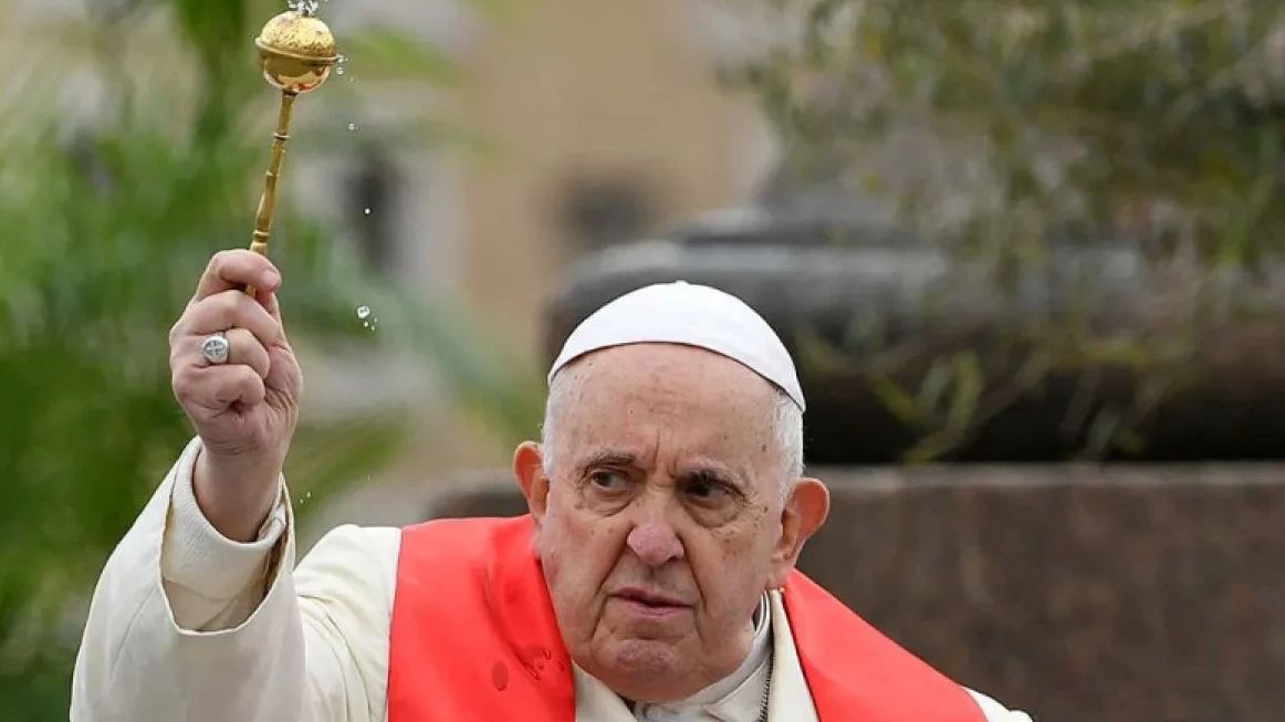 Paus: Dunia Berada di Ujung Perang Nuklir