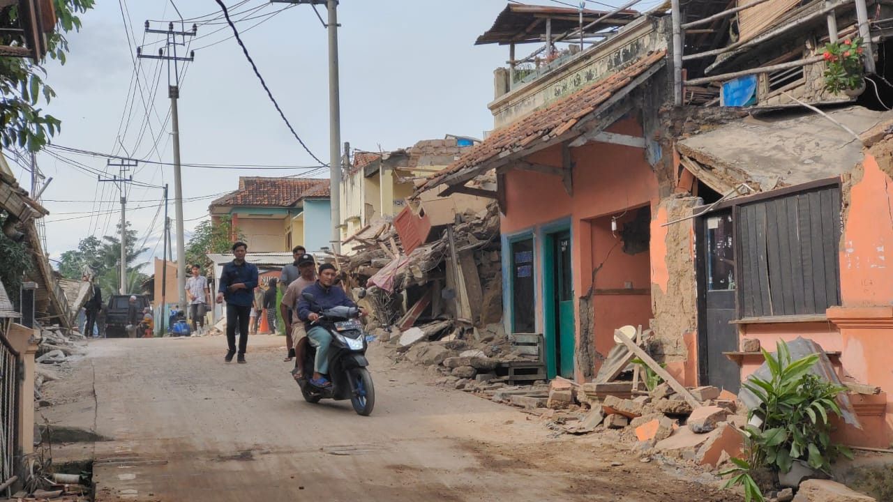 Gempa Susulan Masih Terasa di Cugenang Cianjur, Warga Tampak Tak Terlalu Panik: Kami Puluhan Kali Rasakan Gempa Susulan