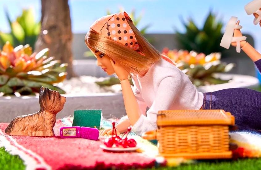 HMD Siap Rilis Ponsel Lipat Terinspirasi dari Karakter Barbie