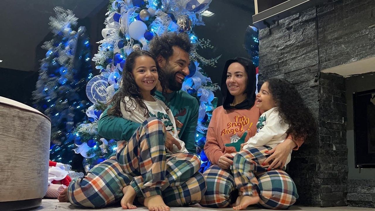 Pamer Momen Rayakan Natal Bersama Keluarga, Mohamed Salah Ditegur Netizen hingga Public Figure Dunia: Jangan Menjual Agama