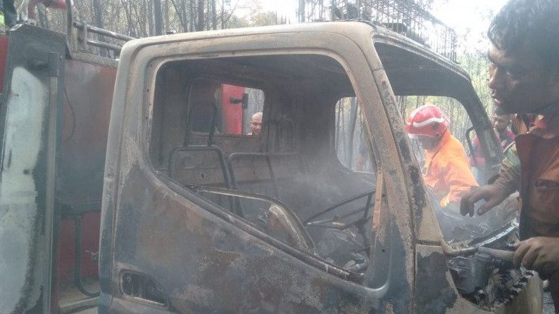 Berniat Memadamkan Kebakaran, Mobil Damkar Ini Malah Hangus Terbakar