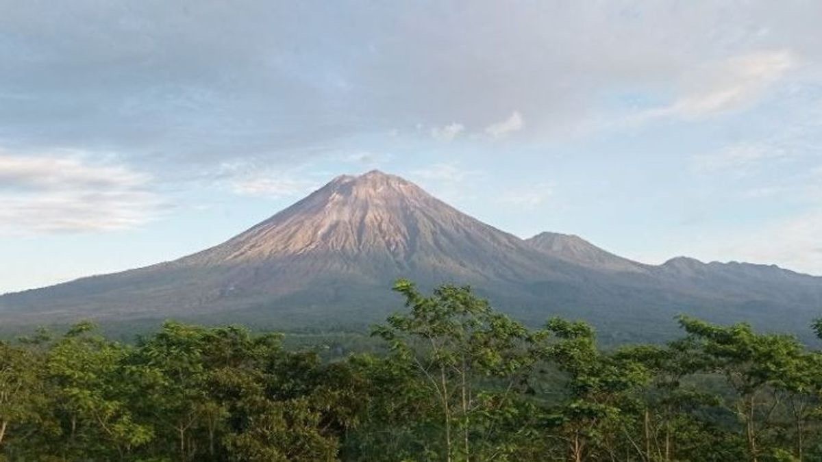 Kerap Menjadi Tujuan Para Pendaki, Berikut Nama-Nama Gunung di Pulau Jawa