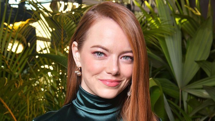 Emma Stone Dikabarkan Alami Patah Tulang di Konser Spice Girls, Begini Kejadian Sebenarnya