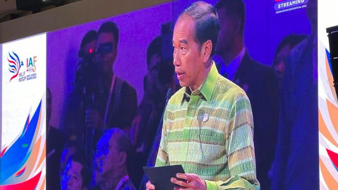 Momen Jokowi Perkenalkan Prabowo Subianto ke Peserta IAF