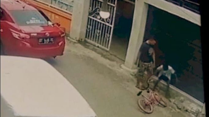 Miris, Polisi Beringas di Baubau Pukul Perut Anak SD hingga Kesakitan Gara-Gara Hal Sepele