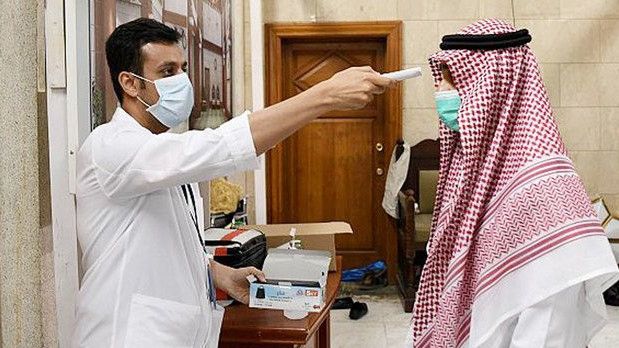 Arab Saudi Catat Rekor Penambahan Kasus Baru COVID-19, Bagaimana Nasib Jemaah Umrah?