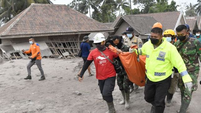 Total Korban Tewas Akibat Letusan Semeru Mencapai 34 Orang, Paling Banyak Tertimbun Material