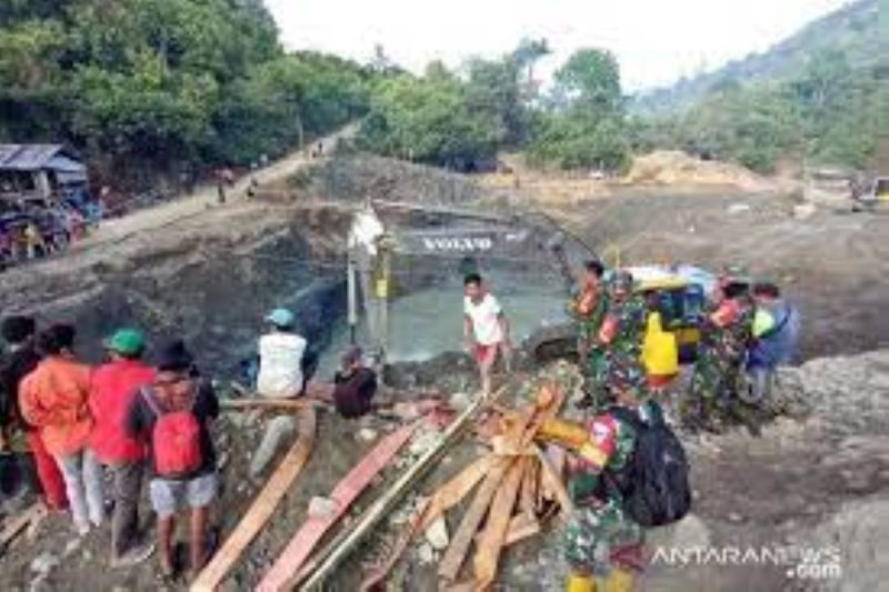 Penambang Emas Ilegal di Riau Tewas Tertimbun Longsor, Evakuasi Terkendala Lokasi Rawan Longsor