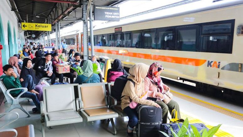 Lonjakan Penumpang Kereta Api di Stasiun Pasar Senen Jakarta Diperkirakan Pada 22 Maret 2025