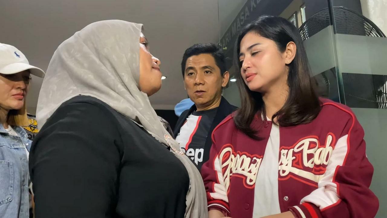 Dewi Perssik dan MZ (Foto: YouTube/Intens Investigasi)